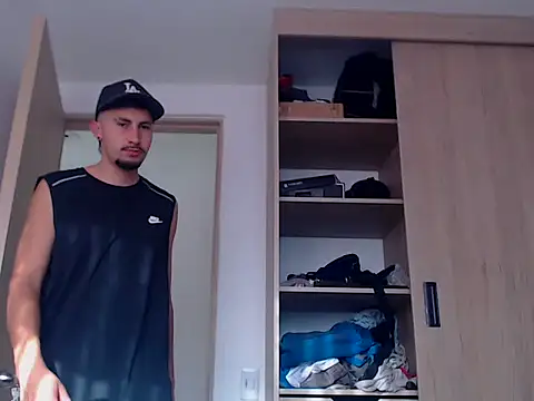 Snapshot of ChrisDamon chatting on 11, 9, 2025 ChrisDamon online show from 11, 9, 2025