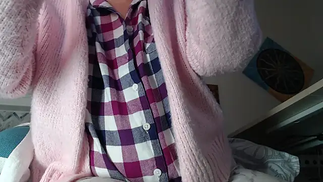 Snapshot of AuroraWillows chatting on 9, 2, 2026 AuroraWillows online show from 9, 2, 2026