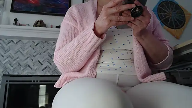 Snapshot of AuroraWillows chatting on 3, 3, 2026 AuroraWillows online show from 3, 3, 2026