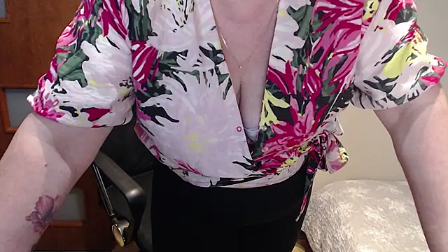 JoannaAndNeighbour online show from 3, 2, 2025