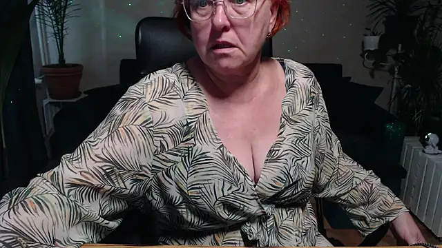 JoannaAndNeighbour online show from 10, 9, 2025