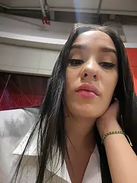 Snapshot of __IRIS__ chatting on 21, 4, 2026 IRIS online show from 21, 4, 2026