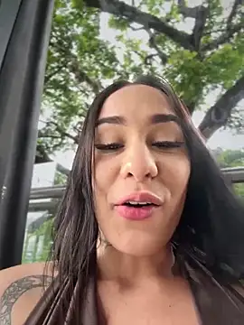 Snapshot of __IRIS__ chatting on 28, 5, 2026 IRIS online show from 28, 5, 2026