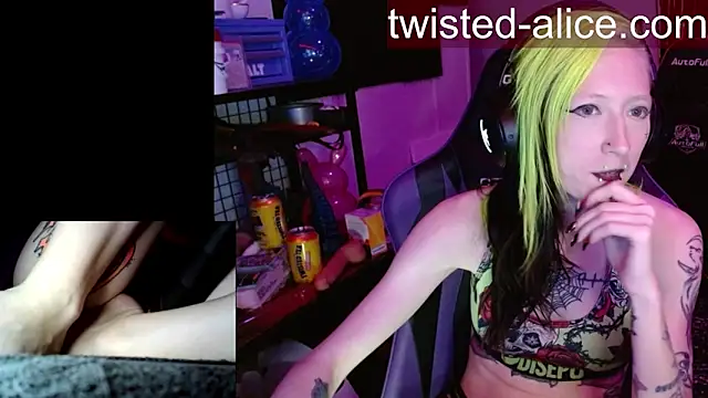 alicewonder09 online show from 11, 4, 2026