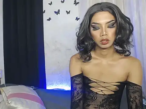 Snapshot of MirabelleNotch chatting on 19, 11, 2025 MirabelleNotch online show from 19, 11, 2025