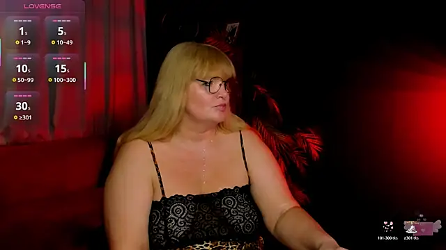 Snapshot of NicoleKind chatting on 5, 6, 2026 NicoleKind online show from 5, 6, 2026