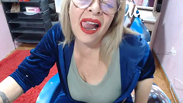 Snapshot of marinadenoche chatting on 6, 6, 2026 marinadenoche online show from 6, 6, 2026