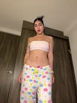 Sarasanders 4 online show from 6, 1, 2025