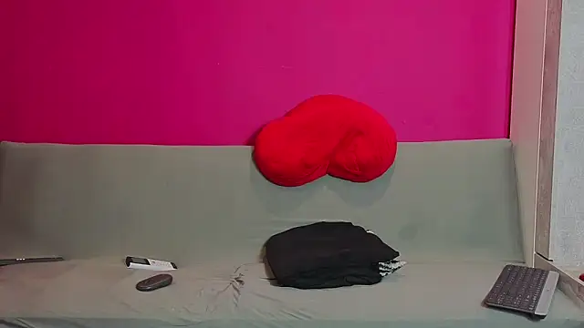 Young Strawberryy online show from 20, 3, 2026