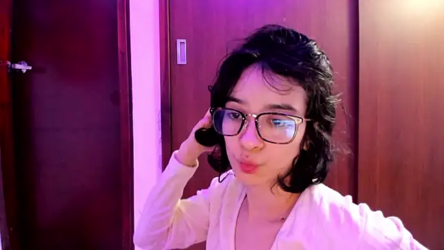  Lunnaa  online show from 1, 1, 2025