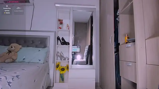 Snapshot of sharonDulce chatting on 15, 3, 2025 sharonDulce online show from 15, 3, 2025