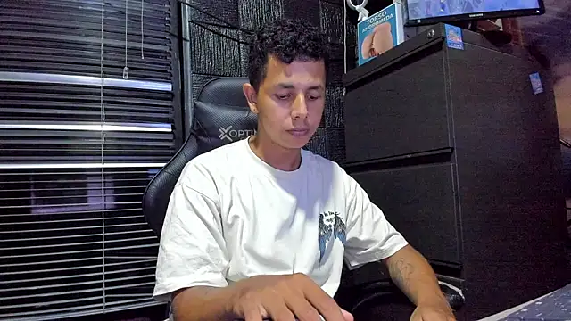 Snapshot of boy_bigcock24cm chatting on 23, 6, 2026 boy bigcock24cm online show from 23, 6, 2026