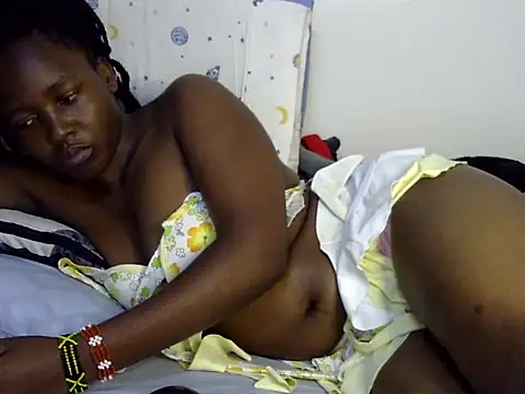 Snapshot of Sweet_ebony20 chatting on 15, 11, 2025 Sweet ebony20 online show from 15, 11, 2025