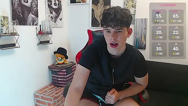 Snapshot of Oliverboy- chatting on 22, 6, 2026 Oliverboy- online show from 22, 6, 2026