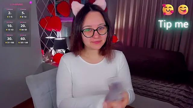 EsterLogan online show from 17, 2, 2025