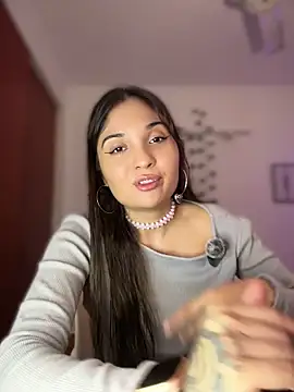 LunaXuan online show from 9, 4, 2026