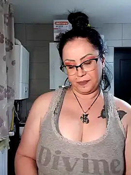 x  KHALEESI  x online show from 21, 1, 2025