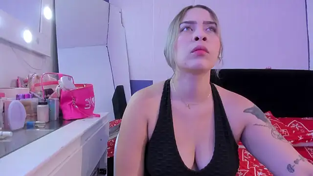 Snapshot of Byanca_Winklar chatting on 16, 12, 2024 Byanca Winklar online show from 16, 12, 2024