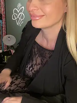 Lisavontease online show from 20, 9, 2025