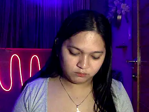 Snapshot of EmpressYna chatting on 18, 10, 2025 EmpressYna online show from 18, 10, 2025