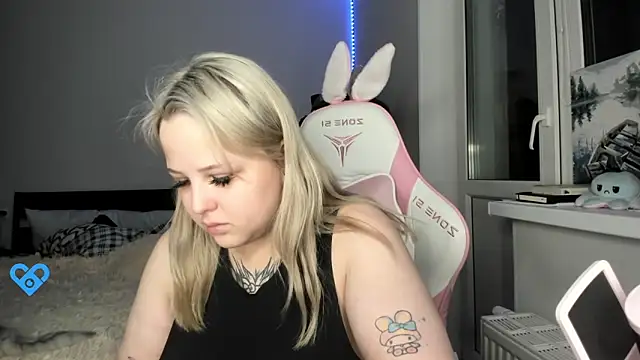 Snapshot of B_Ratz chatting on 2, 11, 2025 B Ratz online show from 2, 11, 2025