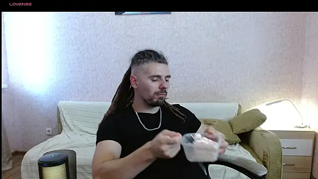 Snapshot of Aestheticguy101 chatting on 6, 8, 2026 Aestheticguy101 online show from 6, 8, 2026
