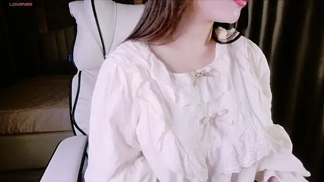 Snapshot of Girl__Funny chatting on 3, 3, 2025 Girl  Funny online show from 3, 3, 2025