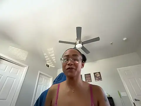 RylHoneyy online show from 5, 2, 2026