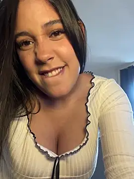 Snapshot of WHAAATTTTTTTTTT chatting on 13, 5, 2026 WHAAATTTTTTTTTT online show from 13, 5, 2026