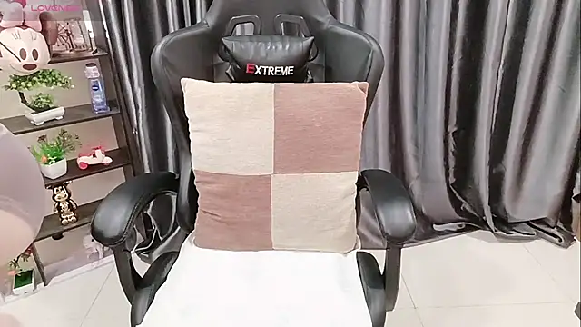 Yuki-yio online show from 10, 3, 2026