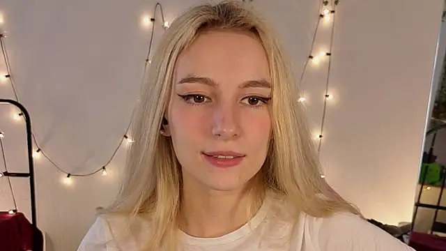 Snapshot of berrry_girl chatting on 11, 7, 2026 berrry girl online show from 11, 7, 2026