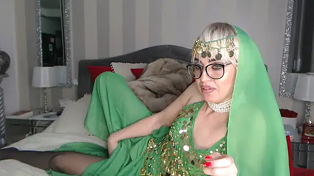 Snapshot of LuanaColucci chatting on 14, 12, 2024 LuanaColucci online show from 14, 12, 2024