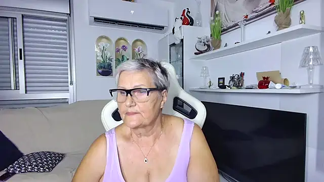 Snapshot of Selenna57 chatting on 12, 7, 2026 Selenna57 online show from 12, 7, 2026