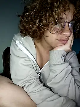 Snapshot of EmmaMelissa0521 chatting on 6, 1, 2025 EmmaMelissa0521 online show from 6, 1, 2025