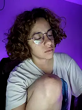 Snapshot of EmmaMelissa0521 chatting on 8, 1, 2025 EmmaMelissa0521 online show from 8, 1, 2025