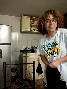 Snapshot of EmmaMelissa0521 chatting on 4, 2, 2025 EmmaMelissa0521 online show from 4, 2, 2025