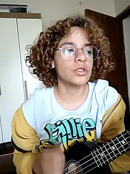 Snapshot of EmmaMelissa0521 chatting on 5, 2, 2025 EmmaMelissa0521 online show from 5, 2, 2025