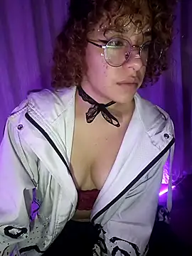 Snapshot of EmmaMelissa0521 chatting on 22, 2, 2025 EmmaMelissa0521 online show from 22, 2, 2025