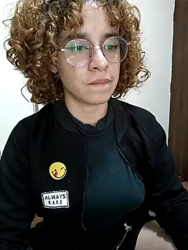 Snapshot of EmmaMelissa0521 chatting on 25, 2, 2025 EmmaMelissa0521 online show from 25, 2, 2025