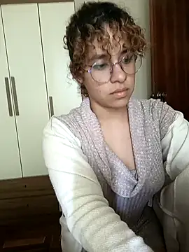 Snapshot of EmmaMelissa0521 chatting on 5, 3, 2025 EmmaMelissa0521 online show from 5, 3, 2025