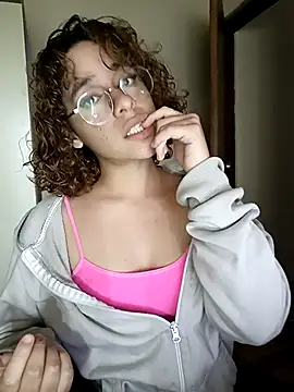 Snapshot of EmmaMelissa0521 chatting on 6, 3, 2025 EmmaMelissa0521 online show from 6, 3, 2025