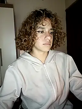 Snapshot of EmmaMelissa0521 chatting on 6, 3, 2025 EmmaMelissa0521 online show from 6, 3, 2025