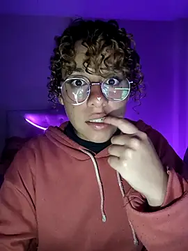 Snapshot of EmmaMelissa0521 chatting on 12, 3, 2025 EmmaMelissa0521 online show from 12, 3, 2025