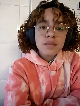 Snapshot of EmmaMelissa0521 chatting on 13, 3, 2025 EmmaMelissa0521 online show from 13, 3, 2025