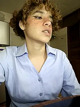 Snapshot of EmmaMelissa0521 chatting on 14, 3, 2025 EmmaMelissa0521 online show from 14, 3, 2025