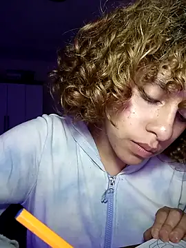 Snapshot of EmmaMelissa0521 chatting on 21, 3, 2025 EmmaMelissa0521 online show from 21, 3, 2025