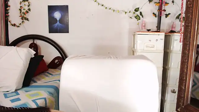 Estefani 32 online show from 11, 9, 2025