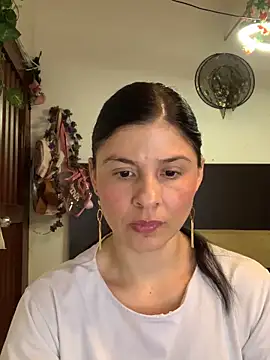 Estefani 32 online show from 14, 2, 2026