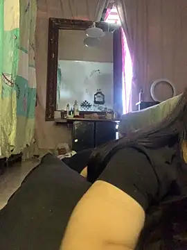 Estefani 32 online show from 4, 4, 2026