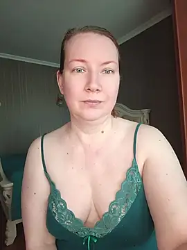 Snapshot of GoddessLara chatting on 10, 7, 2026 GoddessLara online show from 10, 7, 2026